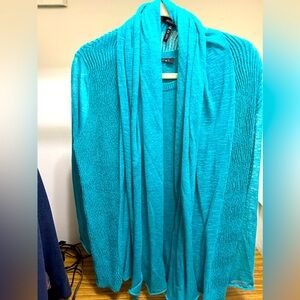 Soft and comfortable turquoise twin set
